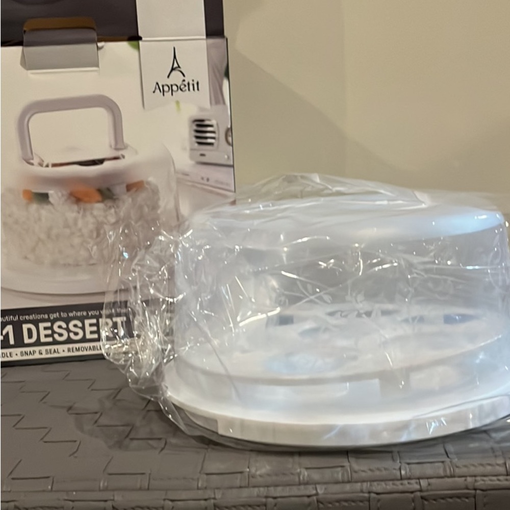 2-in-1 Dessert Container - Picture 3 of 3